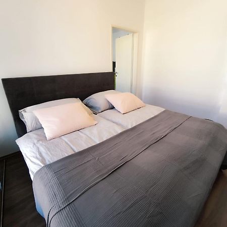 Pretty Apartment Next To Metro Station Wien Exterior foto