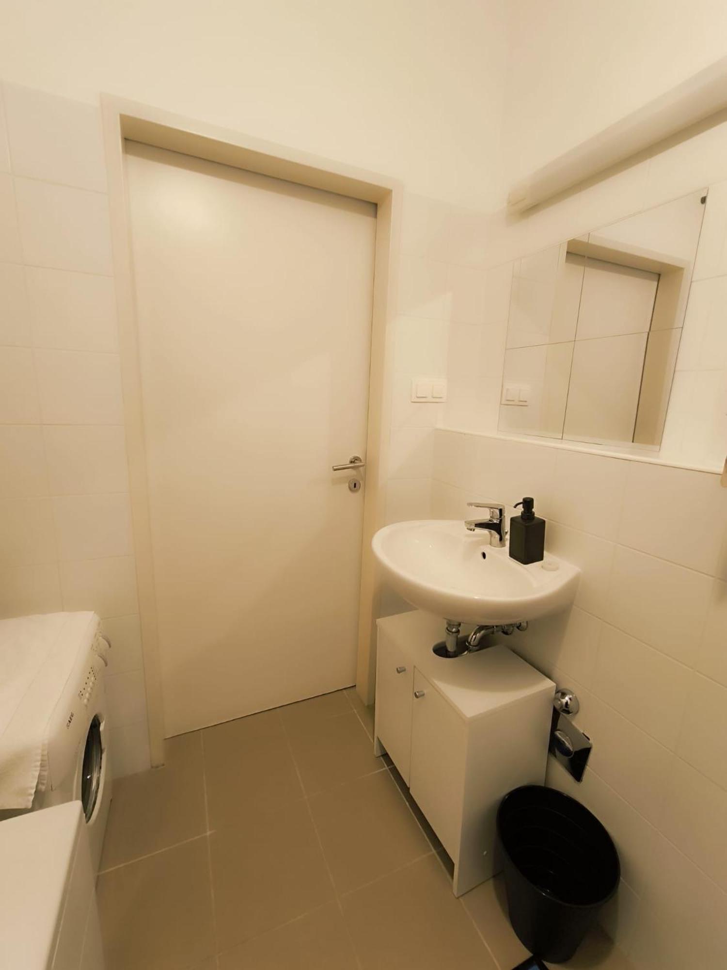 Pretty Apartment Next To Metro Station Wien Exterior foto